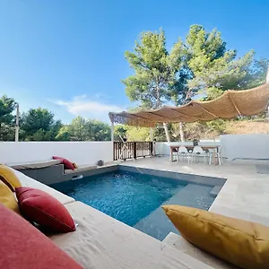 https://villa-mathaia.fr-provencehotel.com