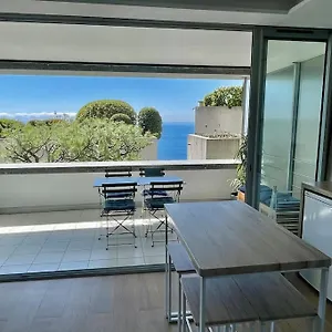 https://apt-le-bali-terrasse-piscine-et-parking-prive.fr-provencehotel.com